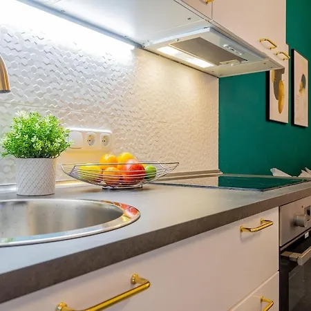 Cozy Eden 1br Retreat In Bp Cen -wi-fi And Ac Budapest